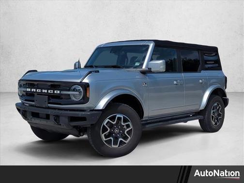 Iconic Silver Metallic 2021 Ford Bronco Outer Banks