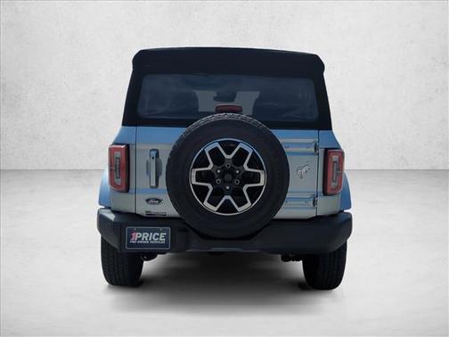Iconic Silver Metallic 2021 Ford Bronco Outer Banks