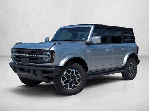 Iconic Silver Metallic 2021 Ford Bronco Outer Banks