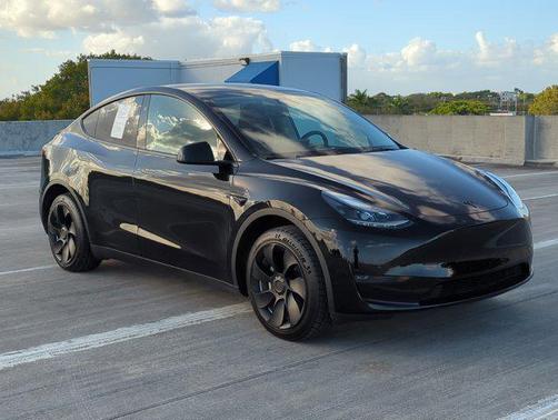 2024 Tesla Model Y Long Range Dual Motor All-Wheel Drive