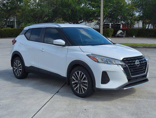 2022 Nissan Kicks SV