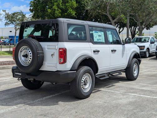 2025 Ford Bronco Base