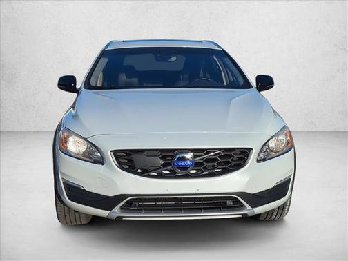2018 Volvo V60 Cross Country T5