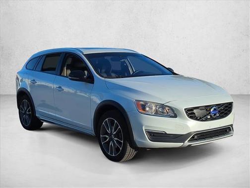 2018 Volvo V60 Cross Country T5