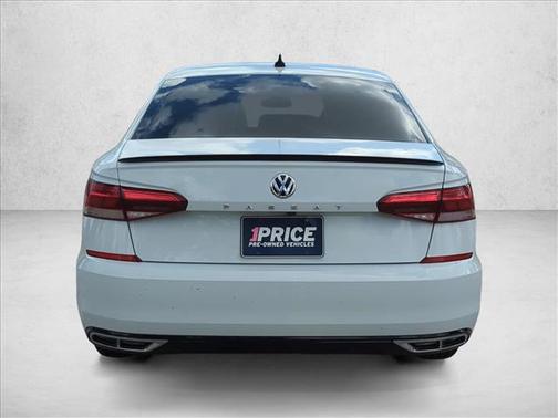 2022 Volkswagen Passat 2.0T R-Line