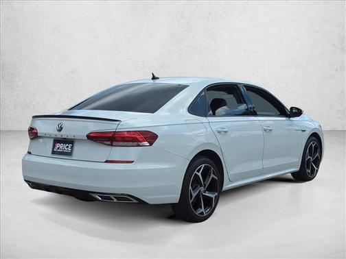 2022 Volkswagen Passat 2.0T R-Line