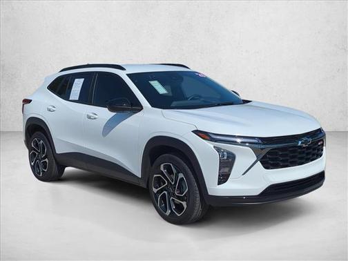 Summit White 2025 Chevrolet Trax FWD 2RS