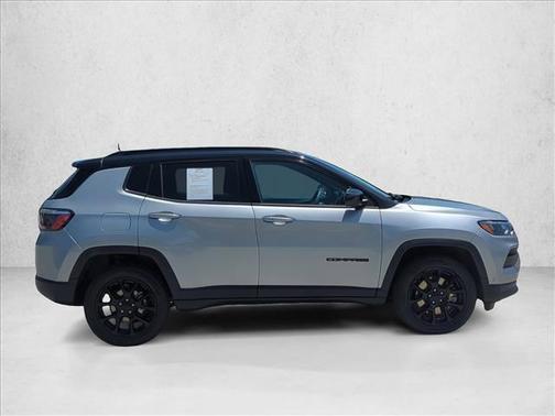 Billet Silver Metallic Clearcoat 2023 Jeep Compass Latitude
