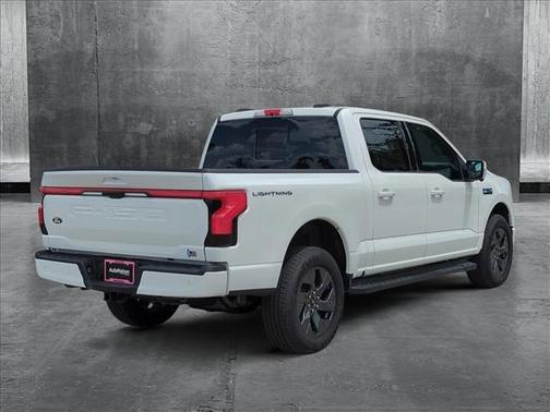 2025 Ford F-150 Lightning LARIAT