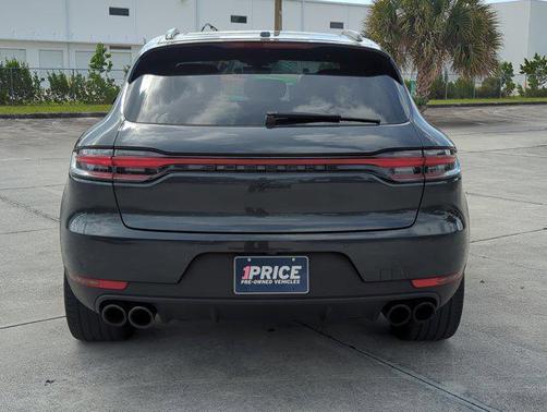 Volcano Grey Metallic 2021 Porsche Macan Macan
