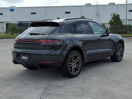 Volcano Grey Metallic 2021 Porsche Macan Macan