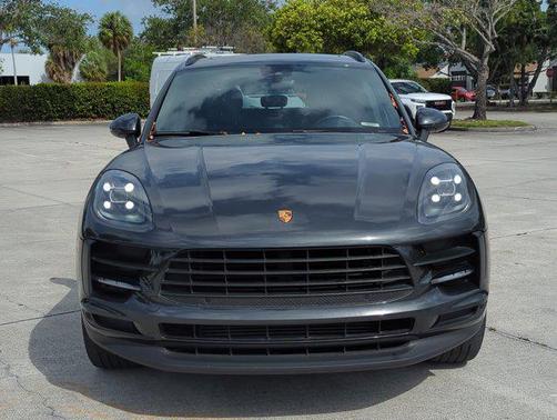 Volcano Grey Metallic 2021 Porsche Macan Macan
