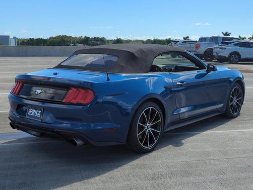 2022 Ford Mustang EcoBoost