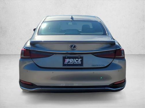 2021 Lexus ES 300h Ultra Luxury