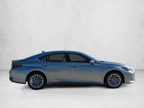 2021 Lexus ES 300h Ultra Luxury