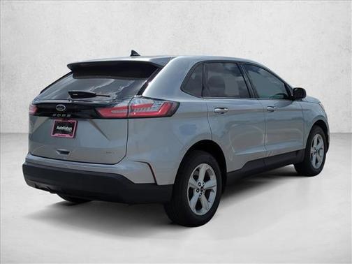 Iconic Silver Metallic 2024 Ford Edge SE