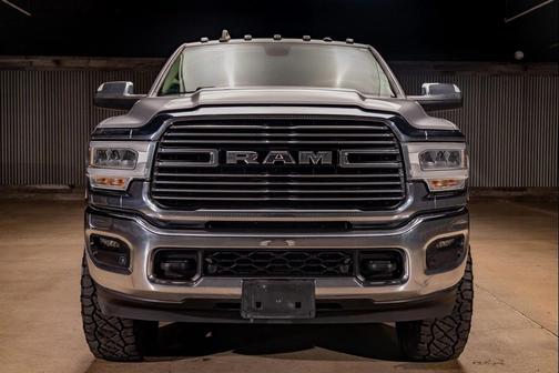 2020 RAM 3500 Laramie Crew Cab 4x4 8' Box