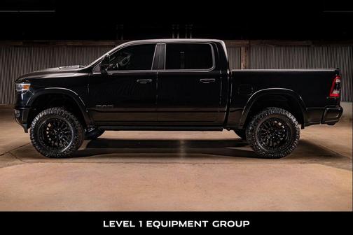 Diamond Black Crystal Pearlcoat 2023 RAM 1500 Limited