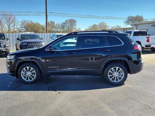 2022 Jeep Cherokee Latitude Lux