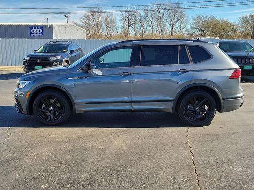 2023 Volkswagen Tiguan 2.0T SE R-Line Black
