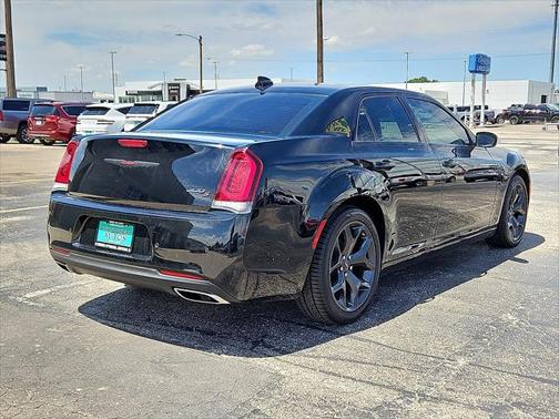 2022 Chrysler 300 S