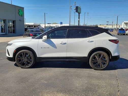 Iridescent Pearl Tricoat 2022 Chevrolet Blazer RS