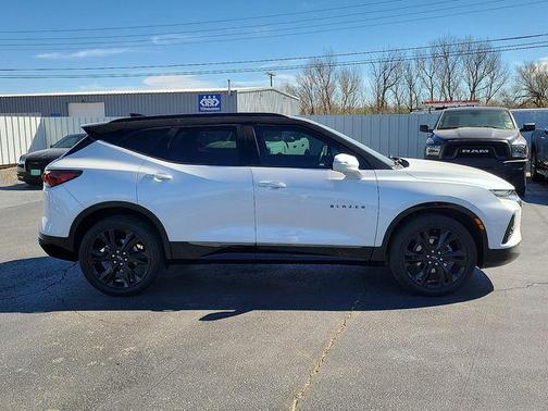 Iridescent Pearl Tricoat 2022 Chevrolet Blazer RS