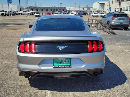 2022 Ford Mustang EcoBoost Premium