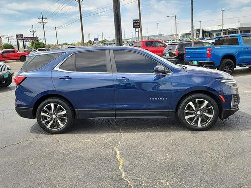 Blue Glow Metallic 2022 Chevrolet Equinox 1LT