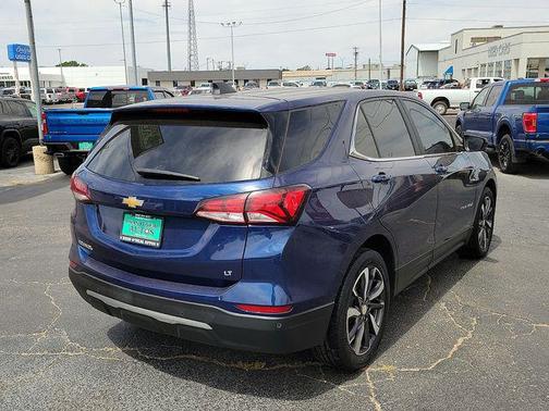 Blue Glow Metallic 2022 Chevrolet Equinox 1LT