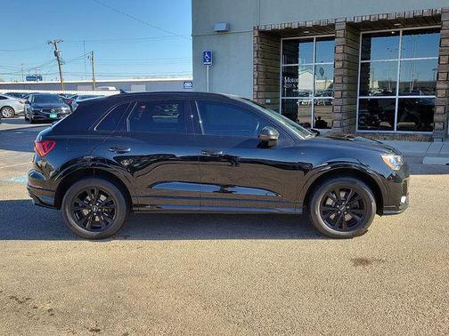 2022 Audi Q3 45 S line Premium