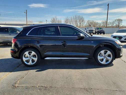 2022 Audi Q5 45 S line Premium Plus