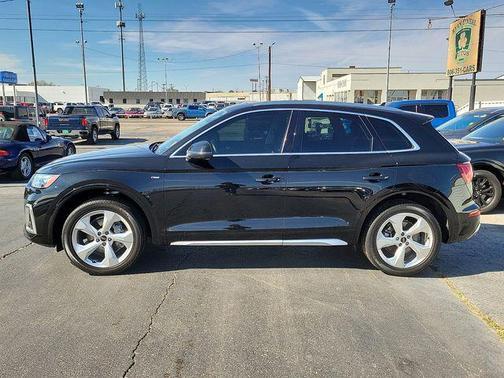 2022 Audi Q5 45 S line Premium Plus