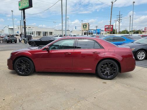 2019 Chrysler 300 S