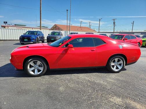 2022 Dodge Challenger SXT