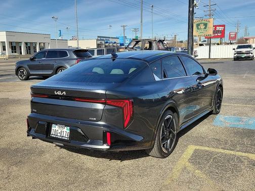 2025 Kia K4 GT-Line
