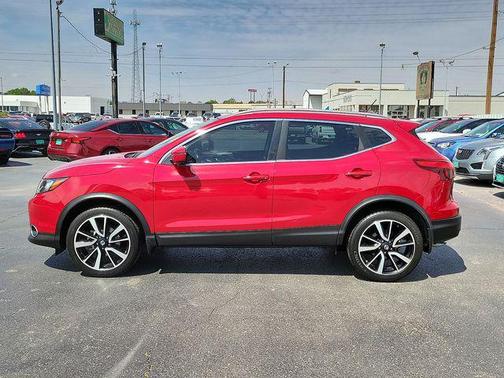 Palatial Ruby 2017 Nissan Rogue Sport SL