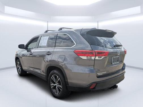 2018 Toyota Highlander LE
