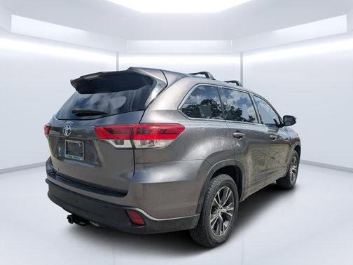 2018 Toyota Highlander LE