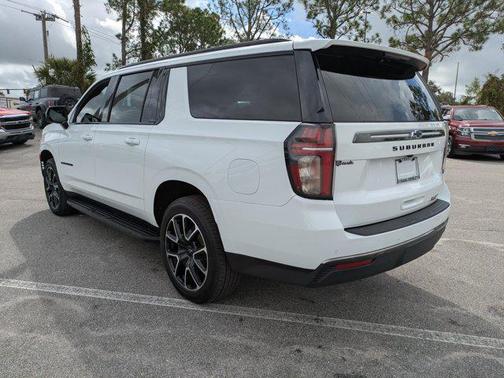 2022 Chevrolet Suburban RST