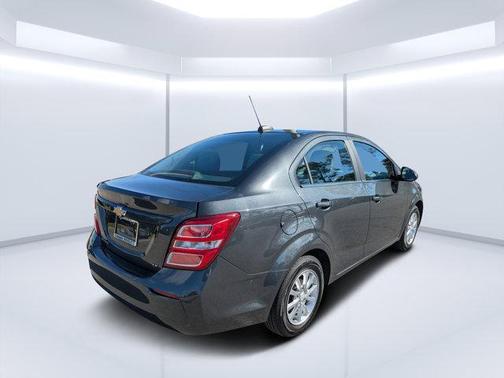 2020 Chevrolet Sonic FWD Sedan LT