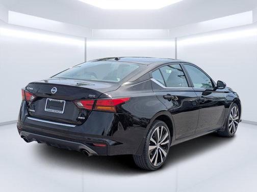 2022 Nissan Altima SR Intelligent AWD