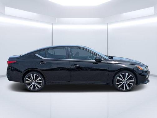 2022 Nissan Altima SR Intelligent AWD