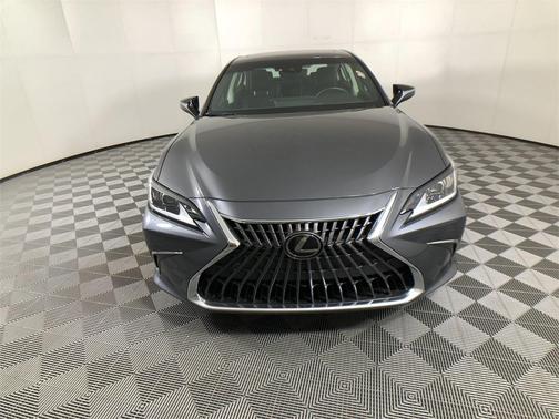 2025 Lexus ES 300h Premium