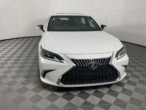 2025 Lexus ES 300h Premium