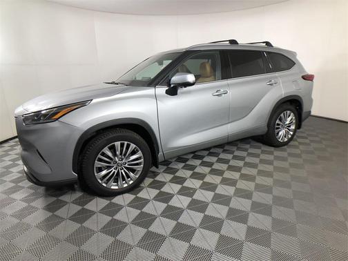 2023 Toyota Highlander Platinum