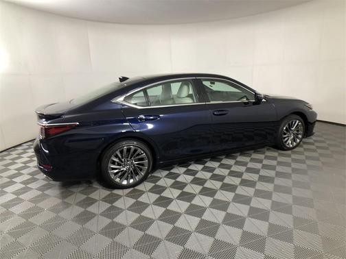 2024 Lexus ES 350 Ultra Luxury