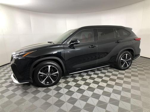 2022 Toyota Highlander XSE