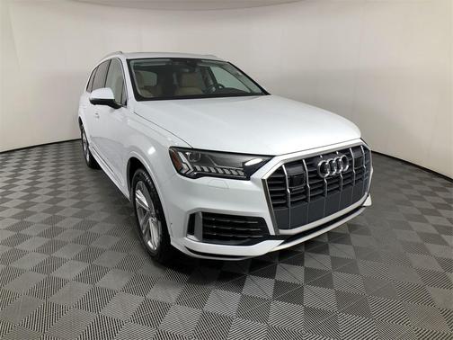 2023 Audi Q7 55 Premium Plus