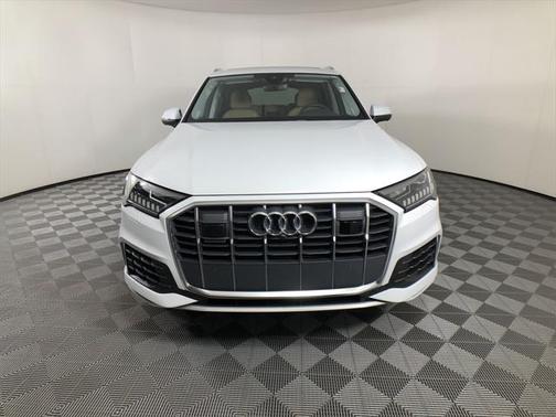 2023 Audi Q7 55 Premium Plus